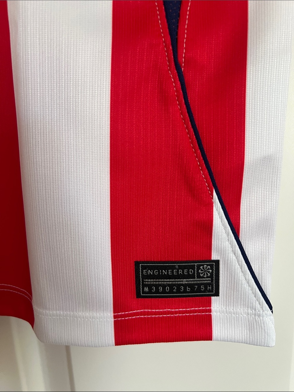 Brand new with tags Chivas jersey - Picture 5 of 8